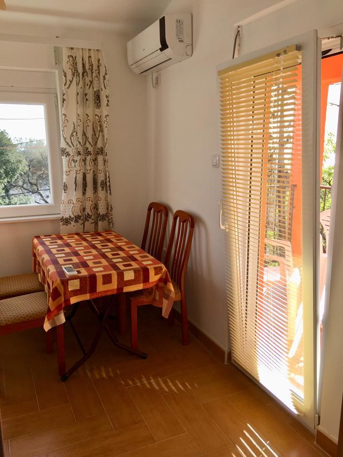 Holiday Home Orange Utjeha Exterior foto