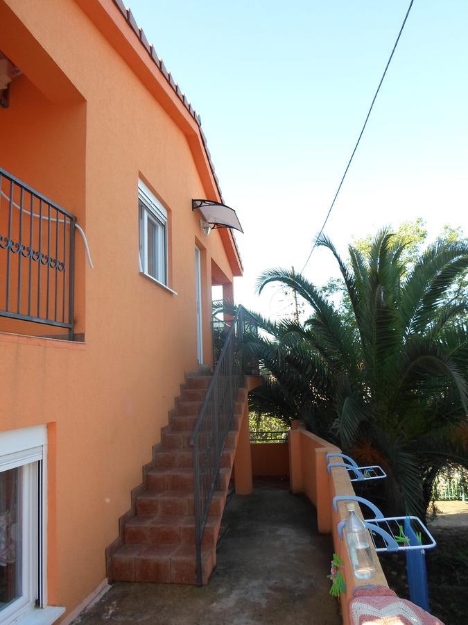 Holiday Home Orange Utjeha Exterior foto
